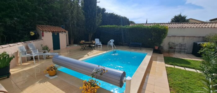 La Piscine bleue de l'Oustau dei Aucèus